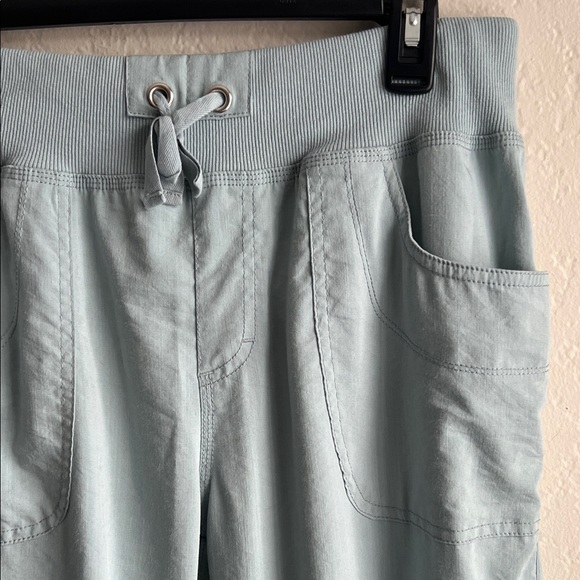 MoFiz Capris with Pockets Loose Fit Light Blue in Size L - Picture 6 of 15